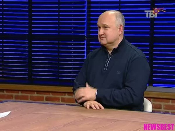 Игорь Смешко во время интервью на TBi